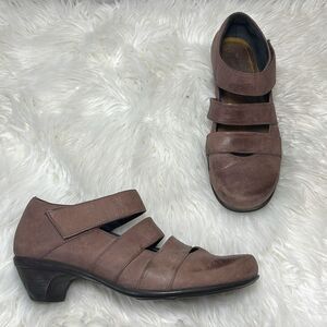 Naot Culture Burnished Brown Strappy Slip On Low Heels Sz 41/US 10-10.5